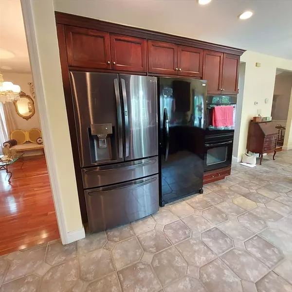 Leicester, MA 01542,707 Stafford St