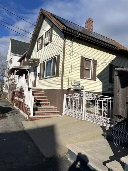 566 S 2nd Street, New Bedford, MA 02744