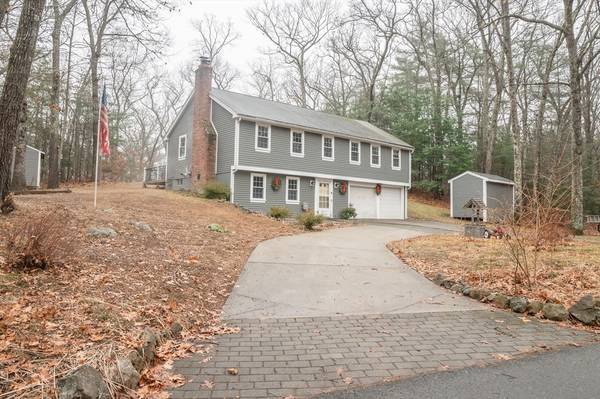 20 Stage Coach Rd, Boxford, MA 01921