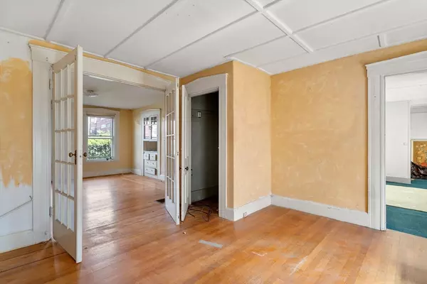 Natick, MA 01760,49 Summer