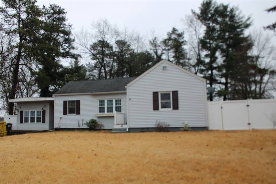 48 Pineywood Rd, Southwick, MA 01077