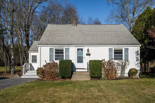 559 W Water St, Rockland, MA 02370