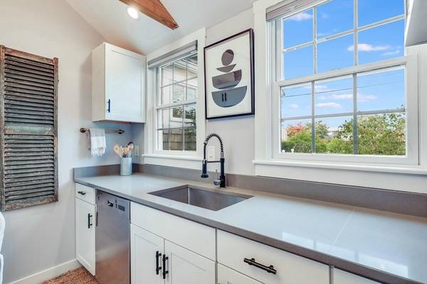 Provincetown, MA 02657,3 Kendall Lane #Unit B2