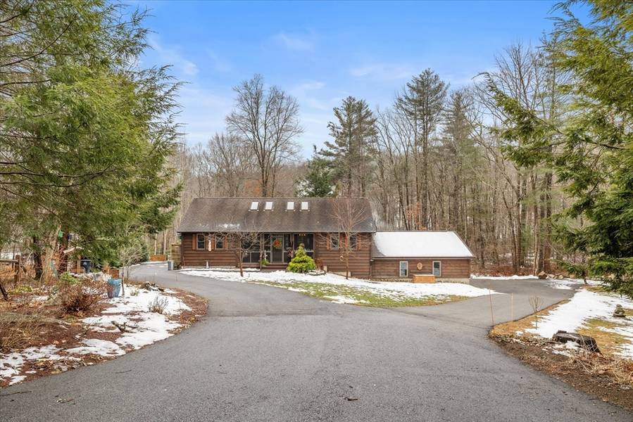 378 Tipton Rock Rd, Southbridge, MA 01550