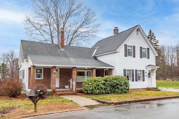 56 Mill St, Pepperell, MA 01463