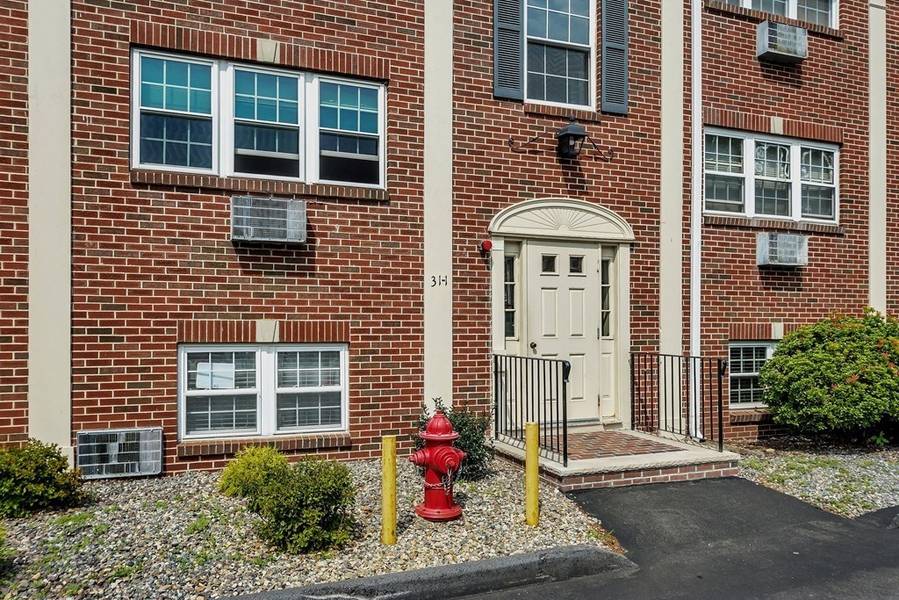 30-1 Arlington Road #1, Woburn, MA 01801