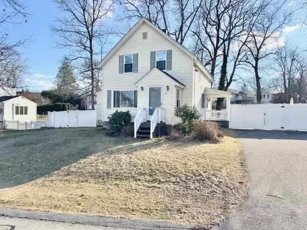 44 Chestnut Ave, Auburn, MA 01501