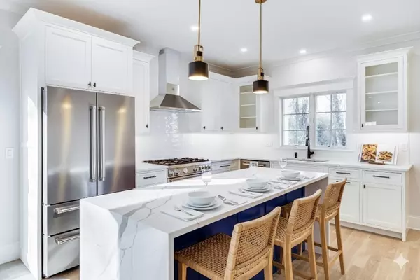 Falmouth, MA 02556,255 Old Main Road #1B