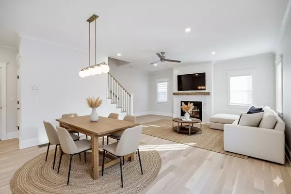 Falmouth, MA 02556,255 Old Main Road #1B