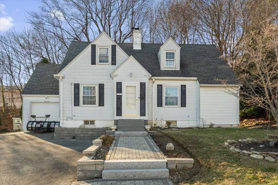 17 Sunny Hill Drive, Worcester, MA 01602