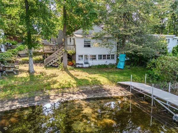 59 Poole Rd, Belchertown, MA 01007