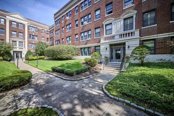 137 Englewood Ave #45, Boston, MA 02135