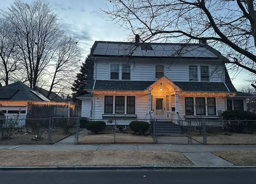 52 Herman St, Springfield, MA 01108