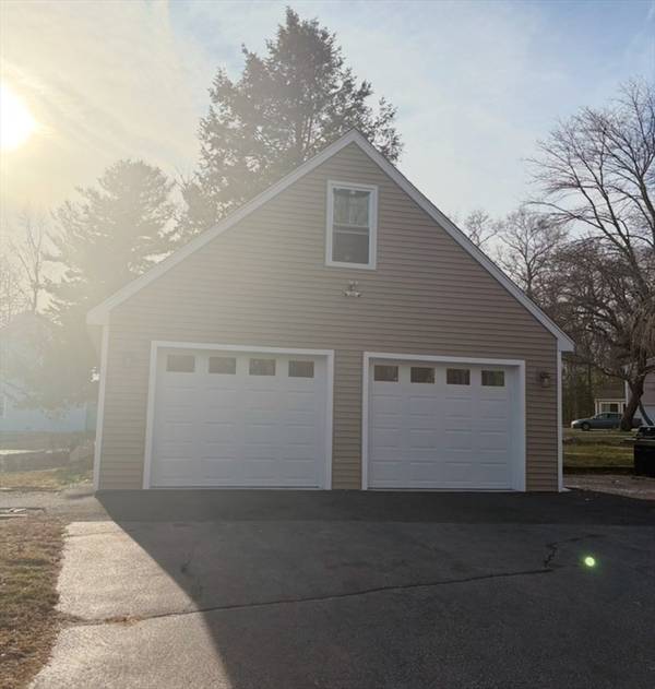 Northbridge, MA 01588,227 Union St