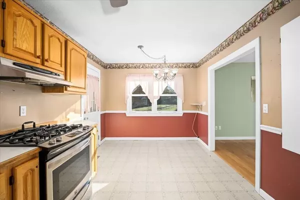 Northbridge, MA 01588,41 Laura Lane