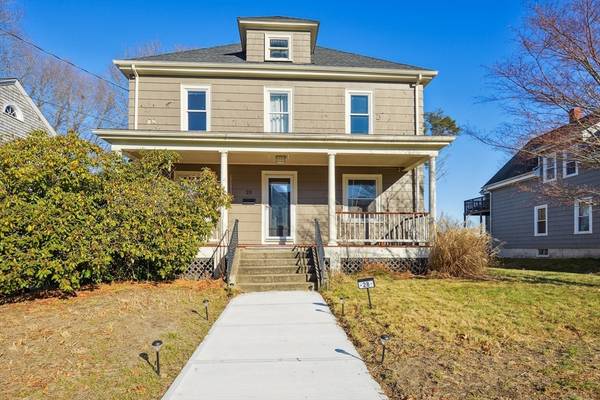 28 Webster St, Middleboro, MA 02346