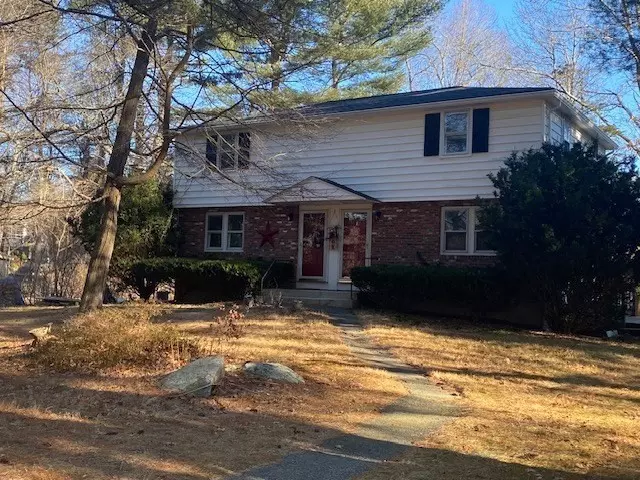 8 Lakeview Road #8, Essex, MA 01920