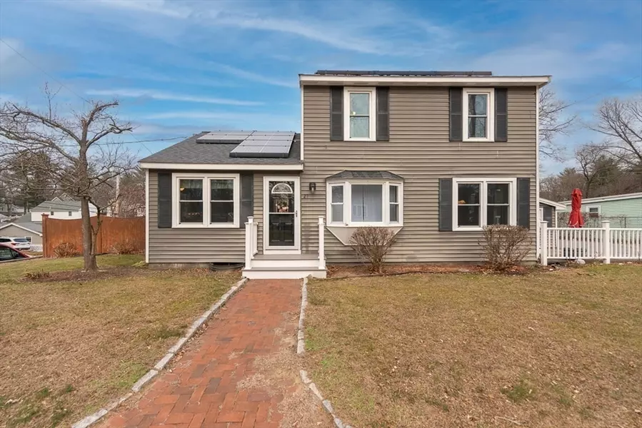 22 Hemlock Rd, Westford, MA 01886