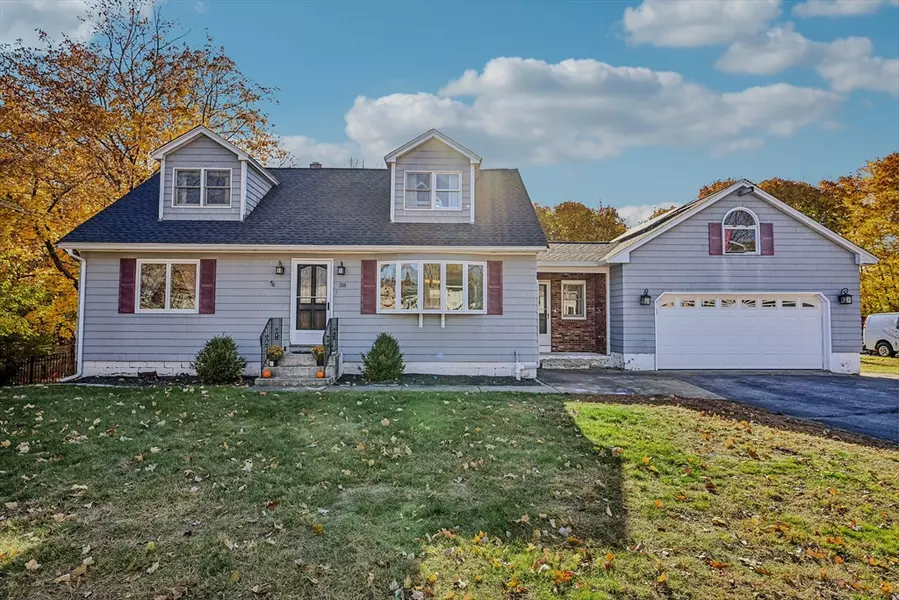 38 Raven Rd, Dracut, MA 01826