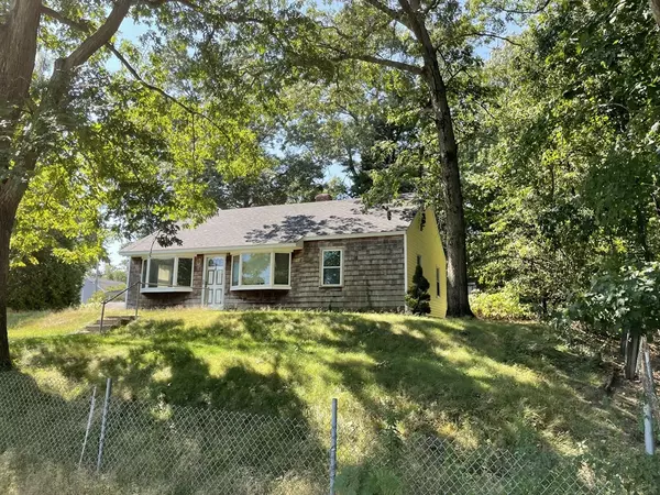 38 Valley Dr, Stoughton, MA 02072