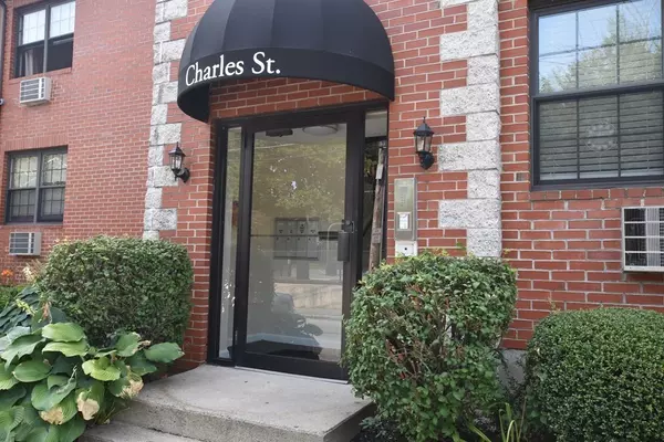 88 Charles St #14, Waltham, MA 02453