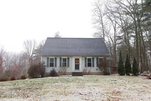 45 Ridgewood Cir, West Brookfield, MA 01585