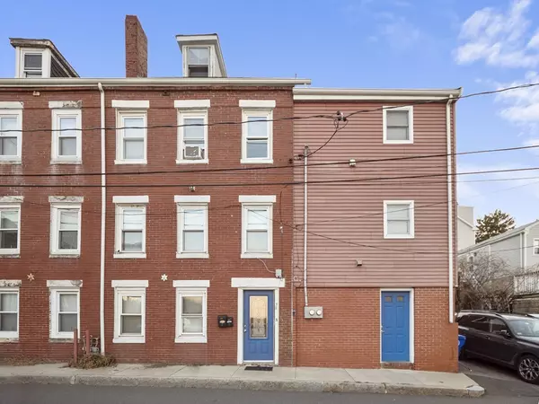 38 Pine St, Chelsea, MA 02150