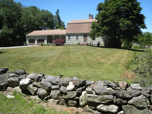 11 Richardson Road, Chelmsford, MA 01863