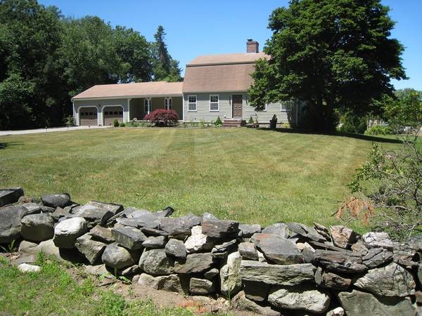 11 Richardson Road, Chelmsford, MA 01863