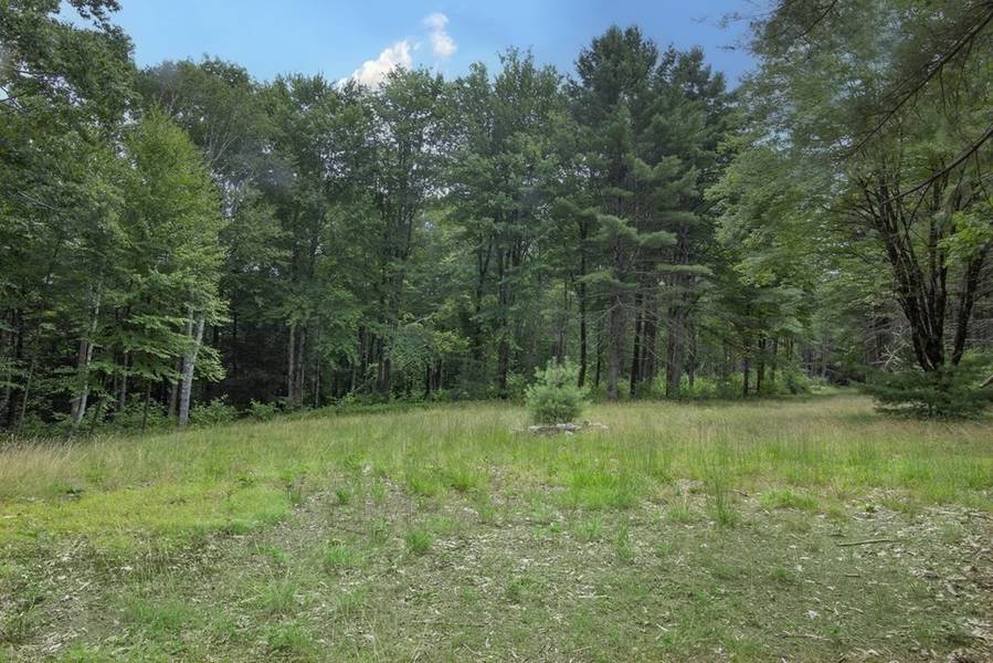 0 Mass Turnpike Rd, Russell, MA 01071