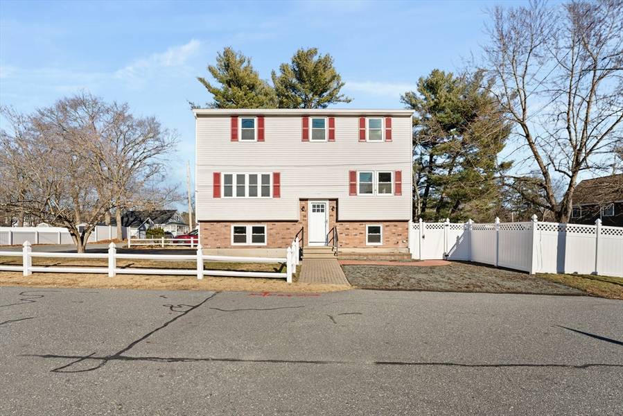 16 Pines Rd, Billerica, MA 01821