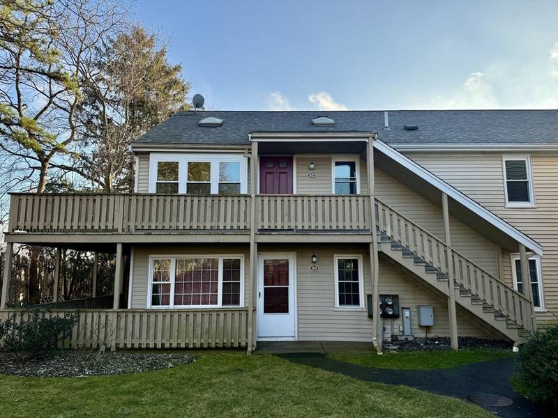 1029 Iyannough Rd #8D, Barnstable, MA 02601