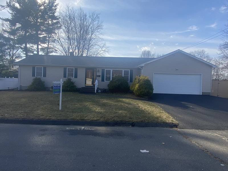 18 Villa Ln, Chicopee, MA 01013