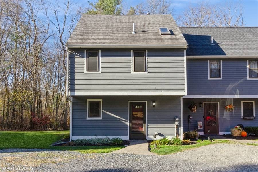 34 Greenwood Village St #34, Easton, MA 02356