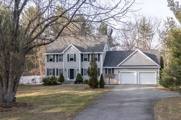 450 Pinnacle St, Tewksbury, MA 01876