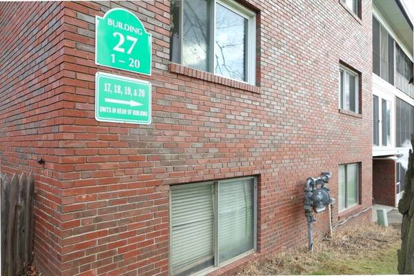 West Springfield, MA 01089,27 Park Avenue Court #17