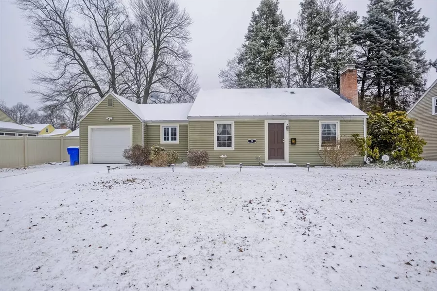 29 Pilgrim Rd, Springfield, MA 01118