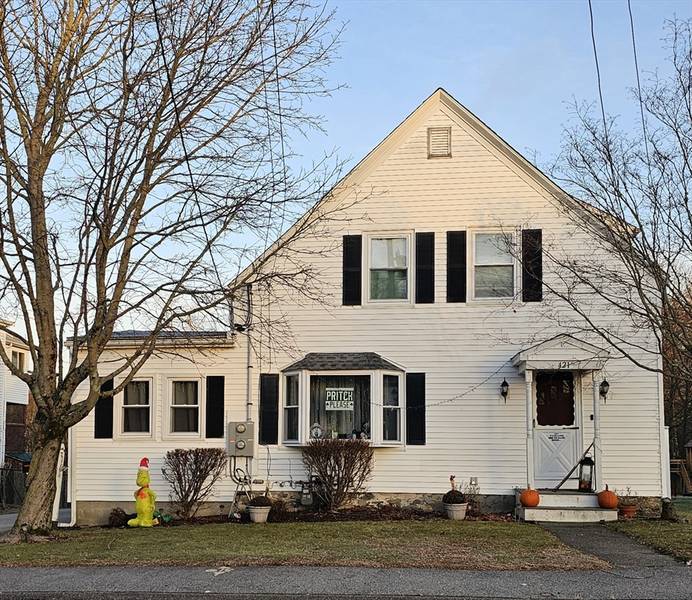 421 W Britannia St, Taunton, MA 02780