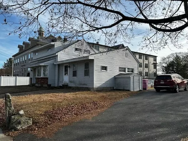 Uxbridge, MA 01569,59 Hartford Ave E