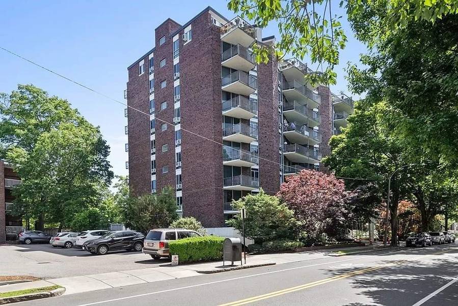 19 Winchester St #207, Brookline, MA 02446