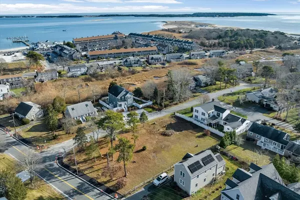 94 Circuit Ave, Barnstable, MA 02601