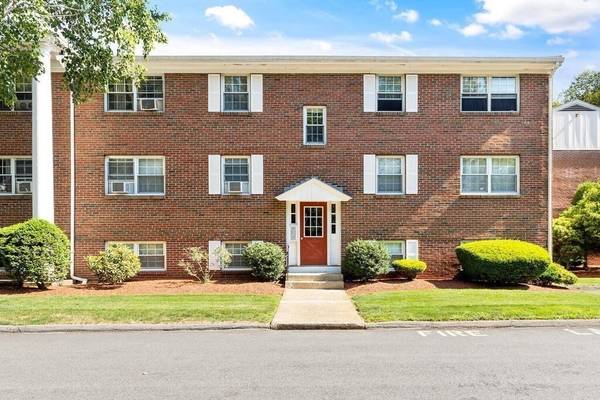 68 Preston St #5D, Wakefield, MA 01880