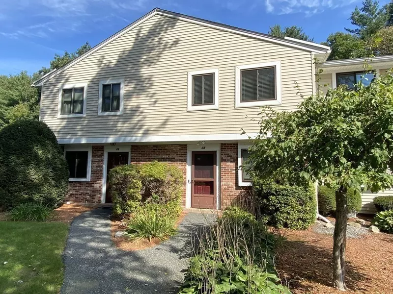 28 Apple Tree Hill Rd #28, Hopkinton, MA 01748