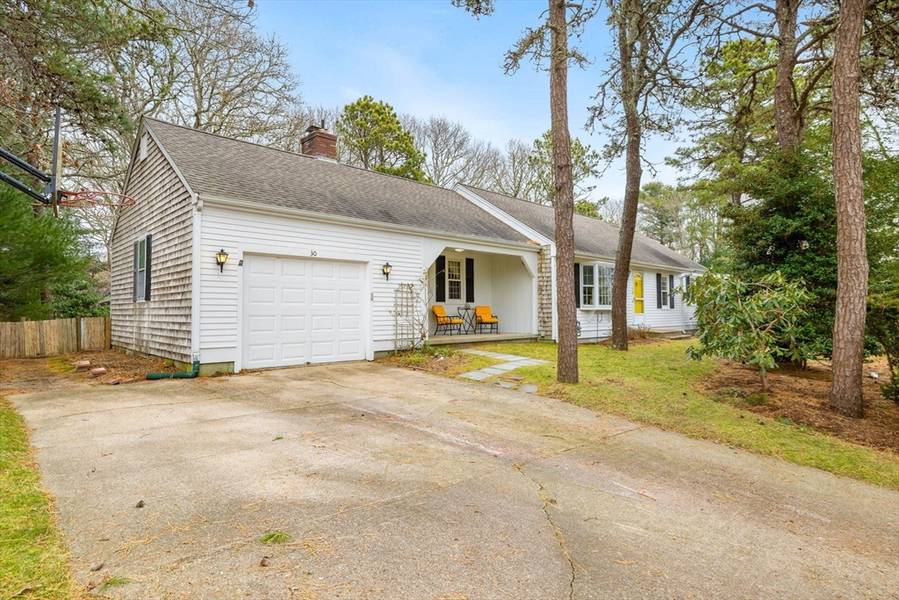 30 Rosemary Ln, Falmouth, MA 02536