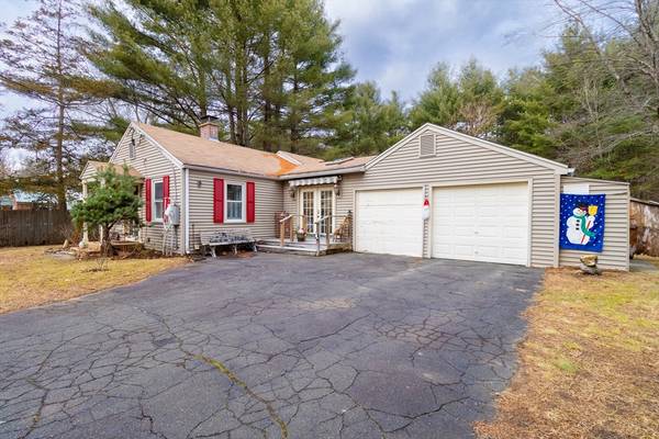 95 Pearl St, South Hadley, MA 01075