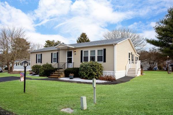 4 Green Holly Drive, Kingston, MA 02364