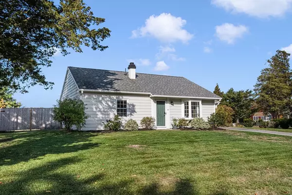 72 Chandler Dr, Marshfield, MA 02050