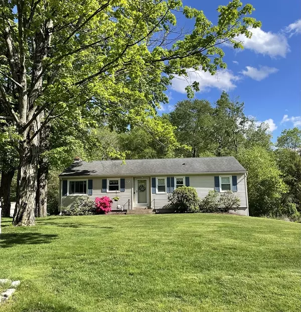 43 Pebble Path Ln, West Springfield, MA 01089