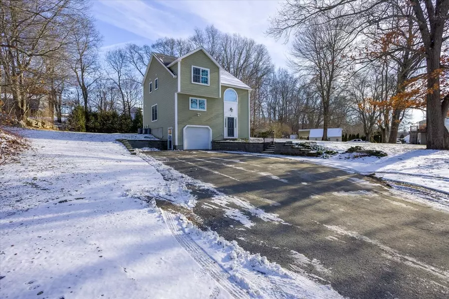 14 Donahue Lane, Grafton, MA 01536