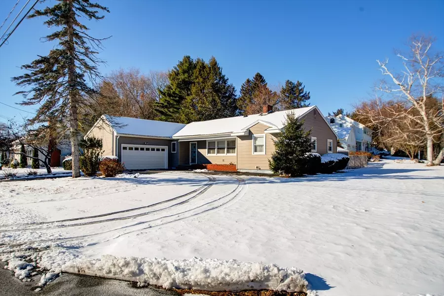 10 Birchwood Terrace, Groveland, MA 01834